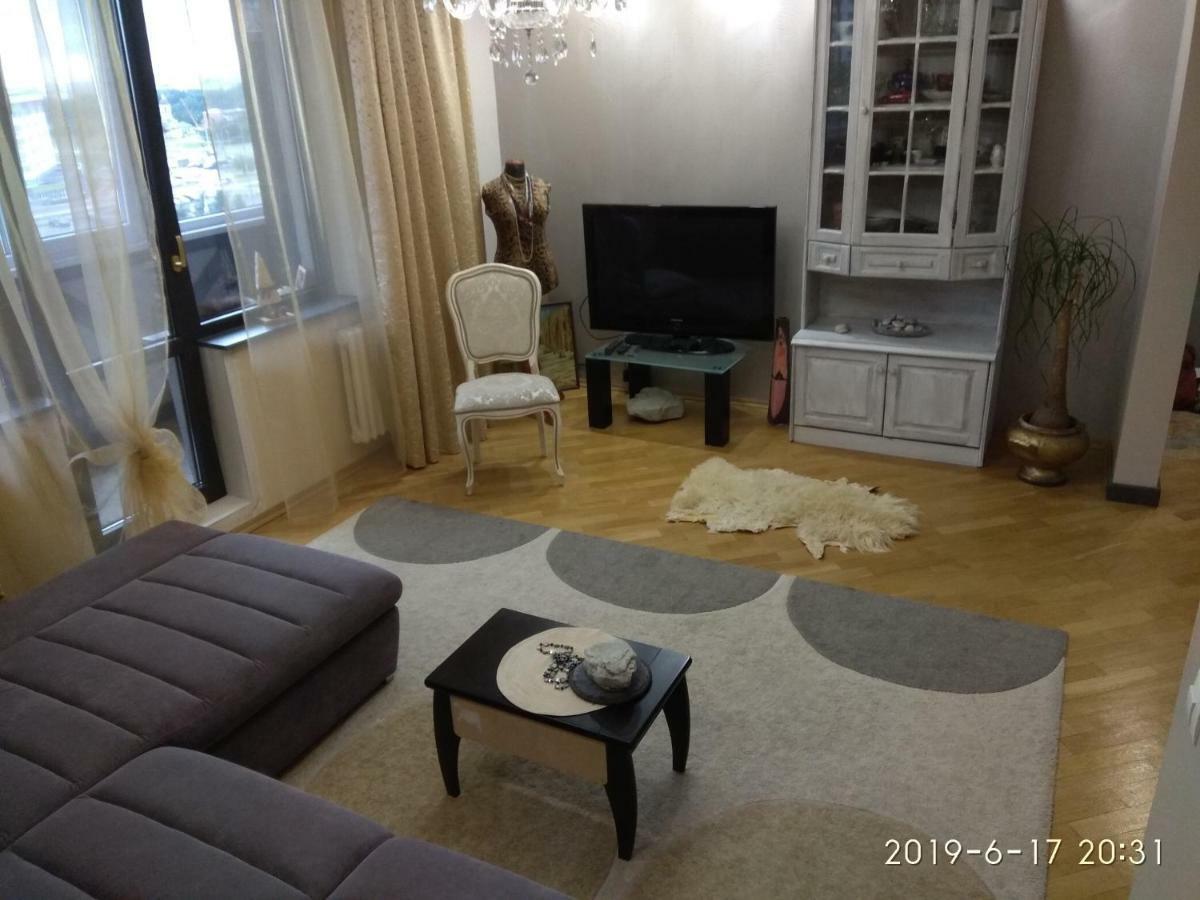 Apartamenty V Minske S Dwumä Spalnyami Bagian luar foto