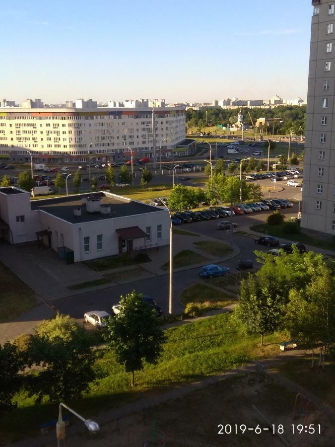 Apartamenty V Minske S Dwumä Spalnyami Bagian luar foto